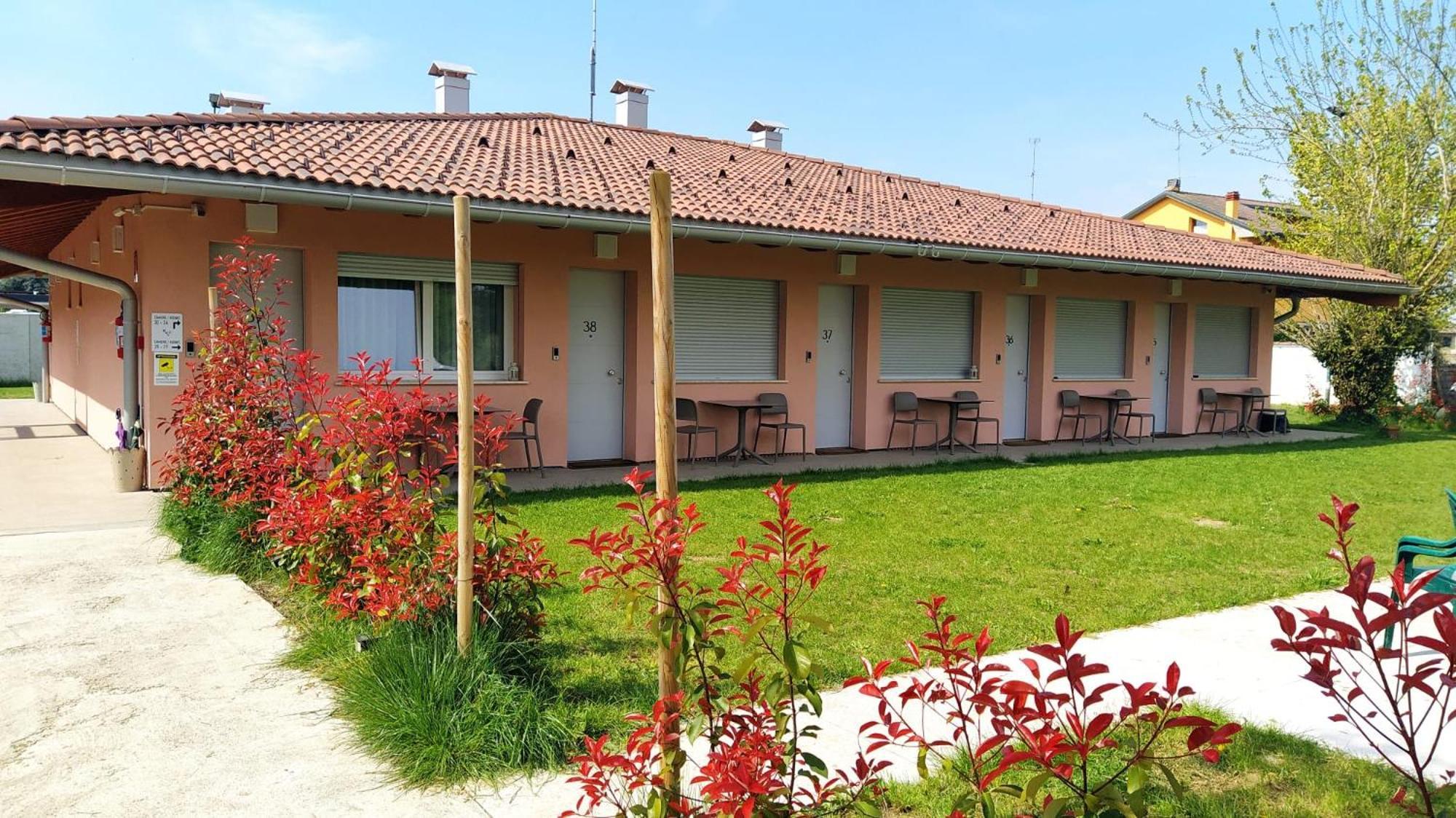Hotel Ristorante Alla Campagna Сан Джовани Лупатото Екстериор снимка